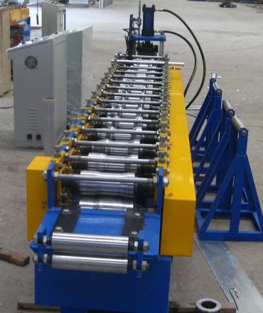 Kabelgootrolvormmachine