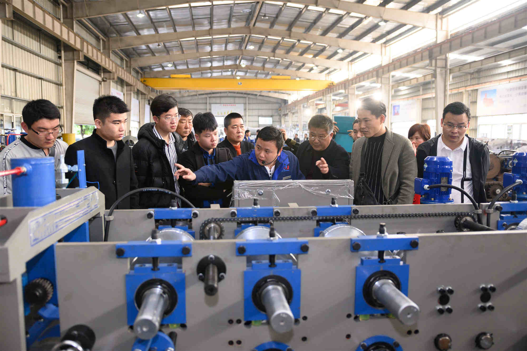 Tweedehands rolvormmachine